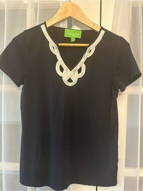 🌺 2/$25 Cappagallo Navy Short-Sleeve Top with White Knotted V-Neck Trim